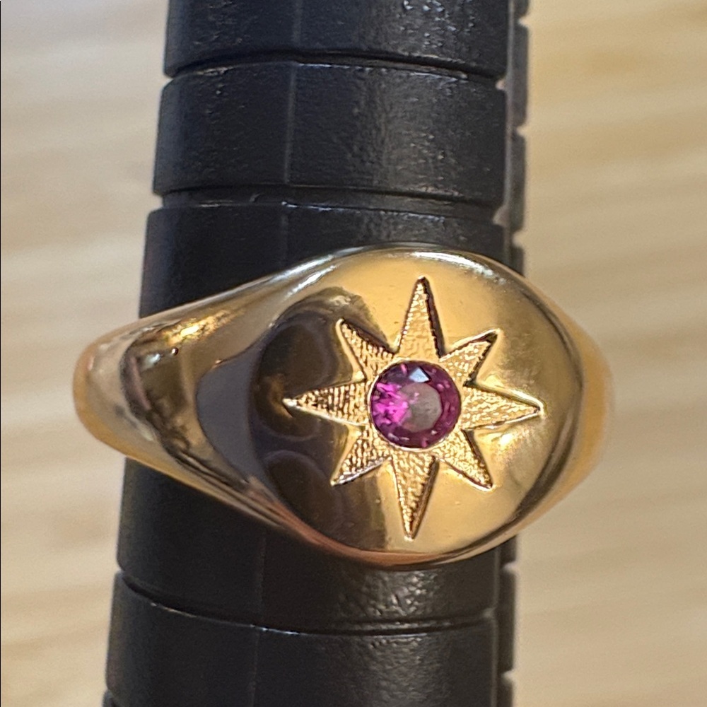New‎ 18k Gold plated  Ring size 5.5